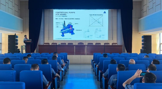 公司開展漿泵維護保養、造紙機知識培訓